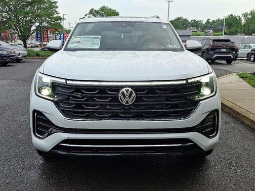 2025 Volkswagen Atlas 2.0T SEL Premium R-Line