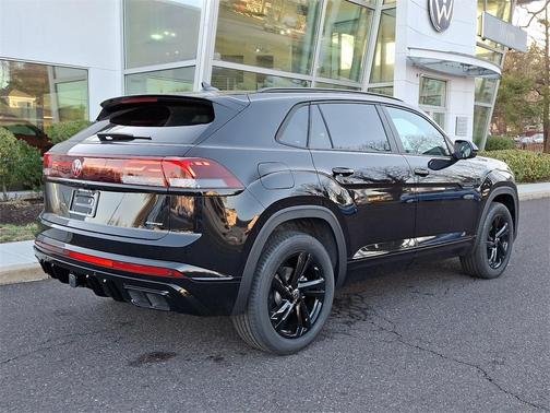 2025 Volkswagen Atlas Cross Sport 2.0T SEL R-Line Black