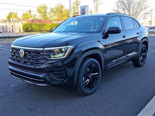2025 Volkswagen Atlas Cross Sport 2.0T SEL R-Line Black