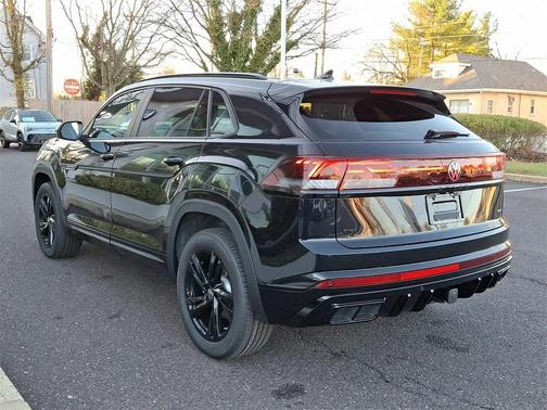 2025 Volkswagen Atlas Cross Sport 2.0T SEL R-Line Black