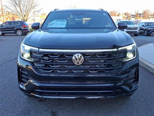 2025 Volkswagen Atlas Cross Sport 2.0T SEL R-Line Black