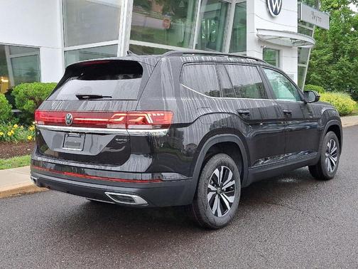 2025 Volkswagen Atlas 2.0T SE