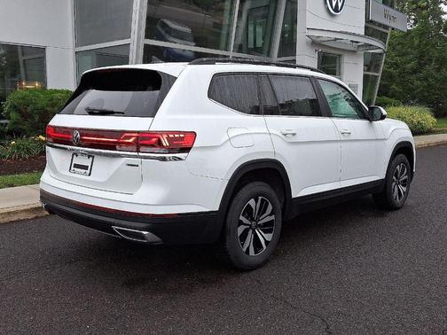 2025 Volkswagen Atlas 2.0T SE