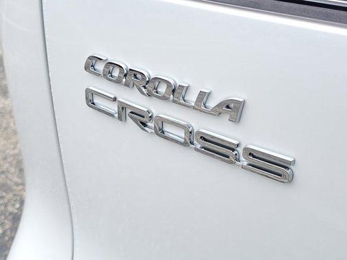 2025 Toyota Corolla Cross LE
