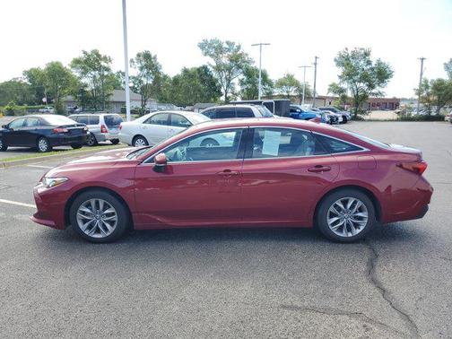 2022 Toyota Avalon XLE