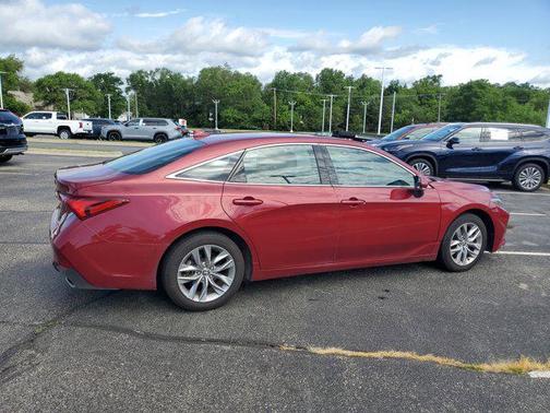 2022 Toyota Avalon XLE
