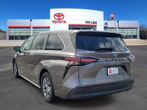 2021 Toyota Sienna LE