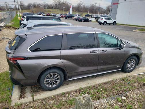 Predawn Gray Mica 2021 Toyota Sienna LE
