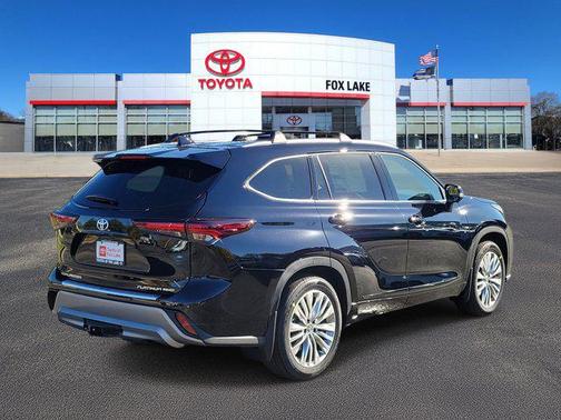 2026 Toyota Highlander Platinum