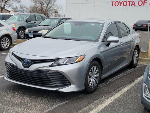 2019 Toyota Camry Hybrid SE