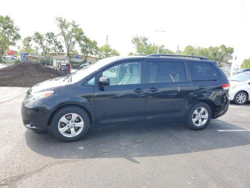 2014 Toyota Sienna LE