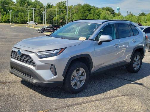 2022 Toyota RAV4 Hybrid XLE