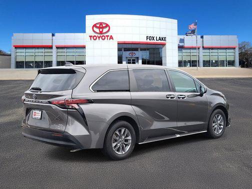 2021 Toyota Sienna XLE 7 Passenger