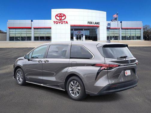 2021 Toyota Sienna XLE 7 Passenger