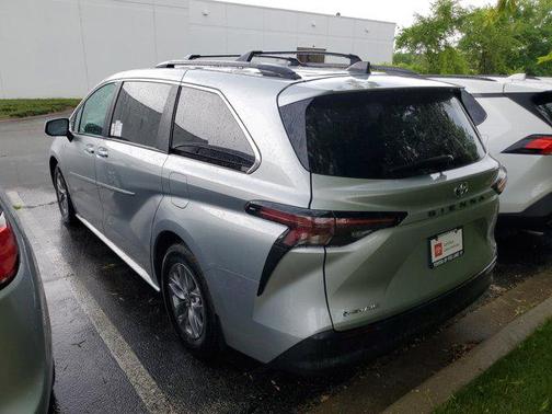 2025 Toyota Sienna XLE 7 Passenger
