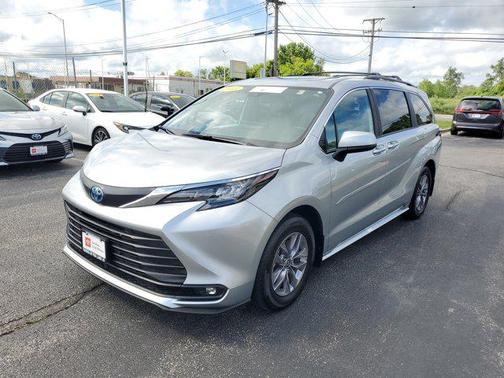 2025 Toyota Sienna XLE 7 Passenger
