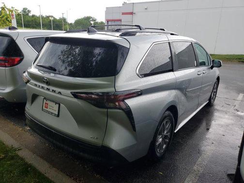 2025 Toyota Sienna XLE 7 Passenger