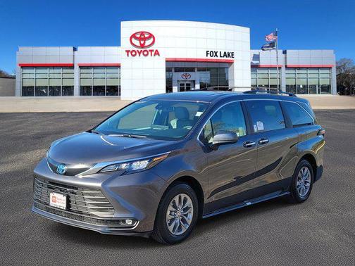 2025 Toyota Sienna XLE