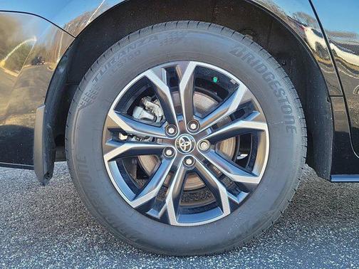 2025 Toyota Sienna Platinum