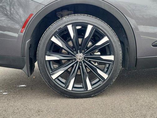 2024 Toyota Crown Platinum