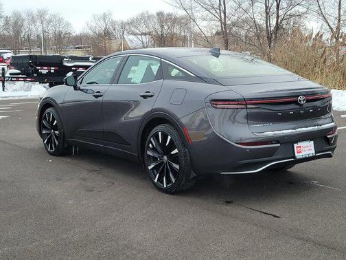 2024 Toyota Crown Platinum