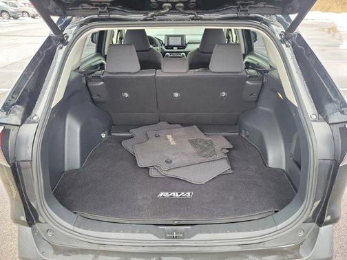 2020 Toyota RAV4 Hybrid XLE