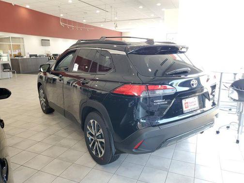 2025 Toyota Corolla Cross XLE