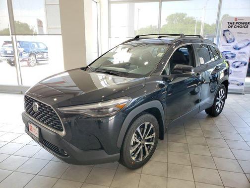 2025 Toyota Corolla Cross XLE