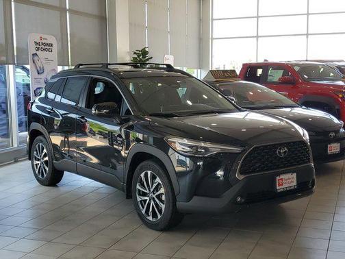 2025 Toyota Corolla Cross XLE