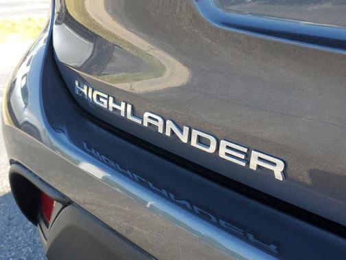2024 Toyota Highlander Hybrid LE