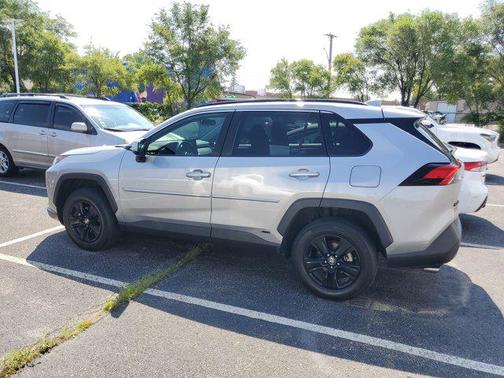 2022 Toyota RAV4 Hybrid LE