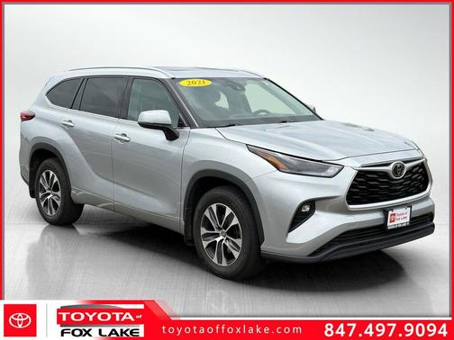 Celestial Silver Metallic 2021 Toyota Highlander XLE