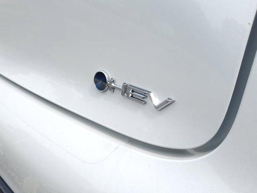 2025 Toyota Prius XLE