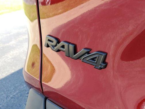 2025 Toyota RAV4 Hybrid XLE Premium