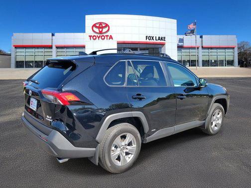 2022 Toyota RAV4 Hybrid XLE