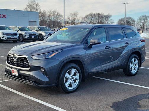 2024 Toyota Highlander LE