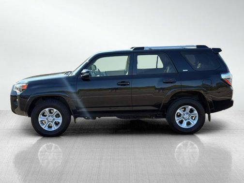 Midnight Black Metallic 2022 Toyota 4Runner SR5 Premium