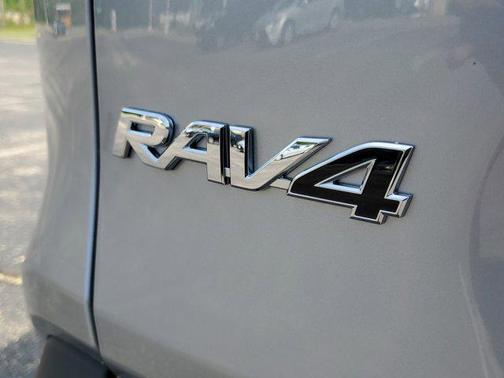 2025 Toyota RAV4 Hybrid XLE Premium
