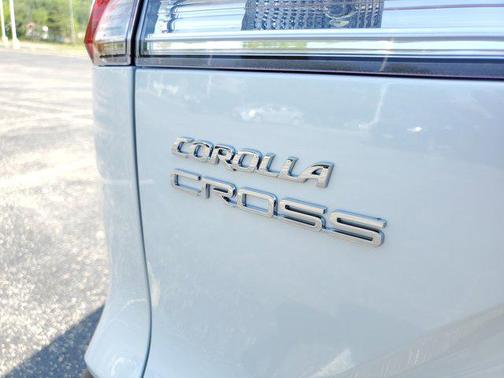 2025 Toyota Corolla Cross LE