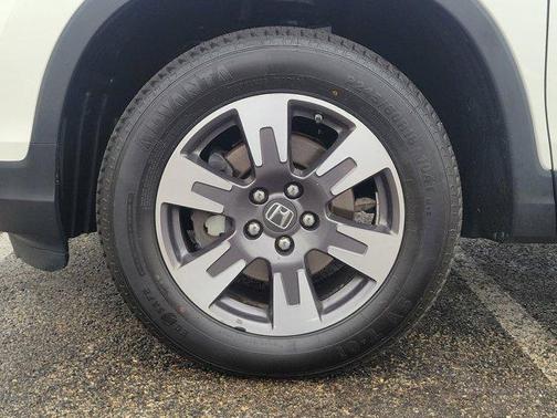 White Diamond Pearl 2017 Honda Ridgeline RTL