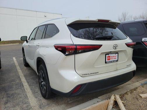 Blizzard Pearl 2021 Toyota Highlander XLE