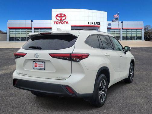 Blizzard Pearl 2021 Toyota Highlander XLE