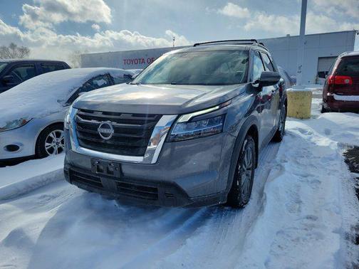 2022 Nissan Pathfinder SV 4WD