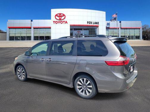 2020 Toyota Sienna XLE