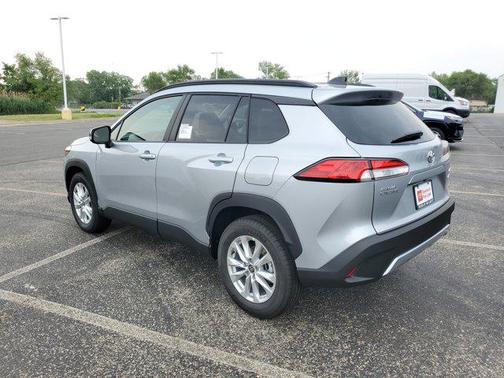 2025 Toyota Corolla Cross LE