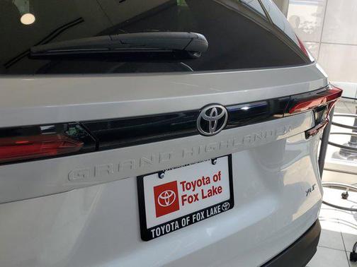 2025 Toyota Grand Highlander Hybrid XLE