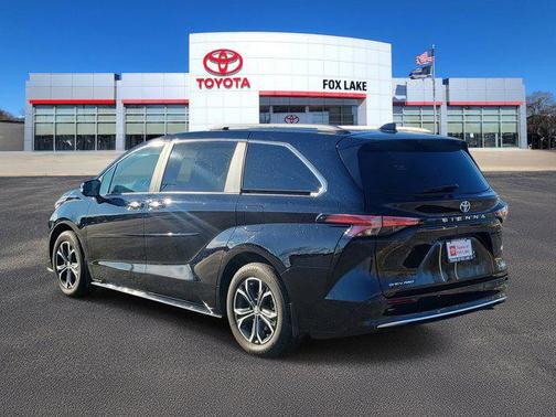 2025 Toyota Sienna Platinum
