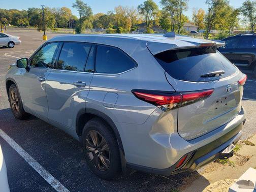 2022 Toyota Highlander Hybrid XLE