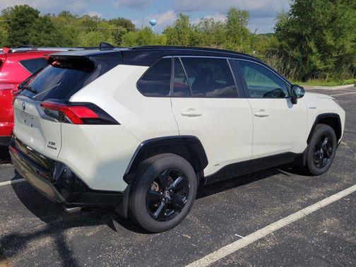 2021 Toyota RAV4 Hybrid SE