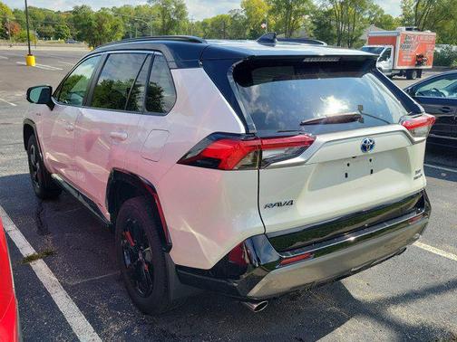 2021 Toyota RAV4 Hybrid SE